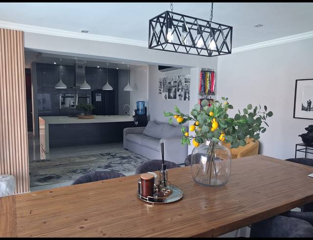 5 BEDROOM HOUSE FOR SALE IN BLUFF